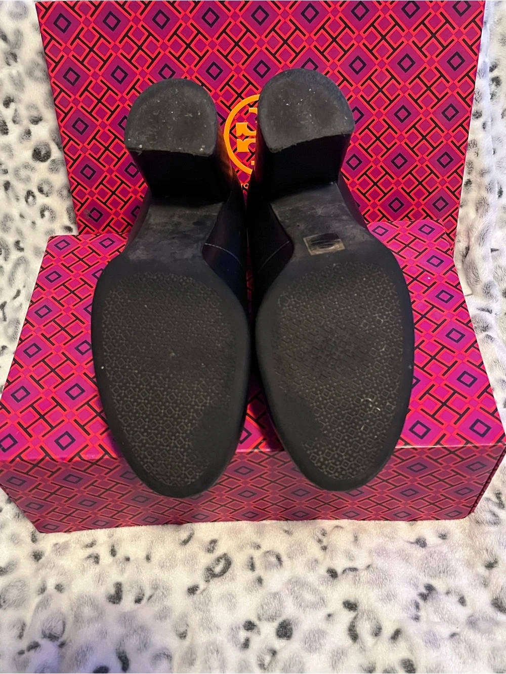 Tory Burch Black Logo Pump/Calf Leather